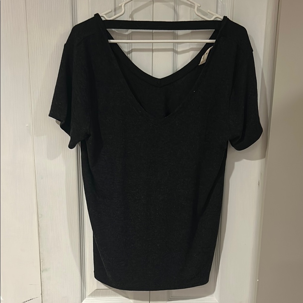 Black V-Neck Short Sleeve Tee
